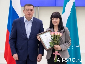 Губернатор Сахалинской области вручил благодарности членам Ассоциации «Сахалинстрой»